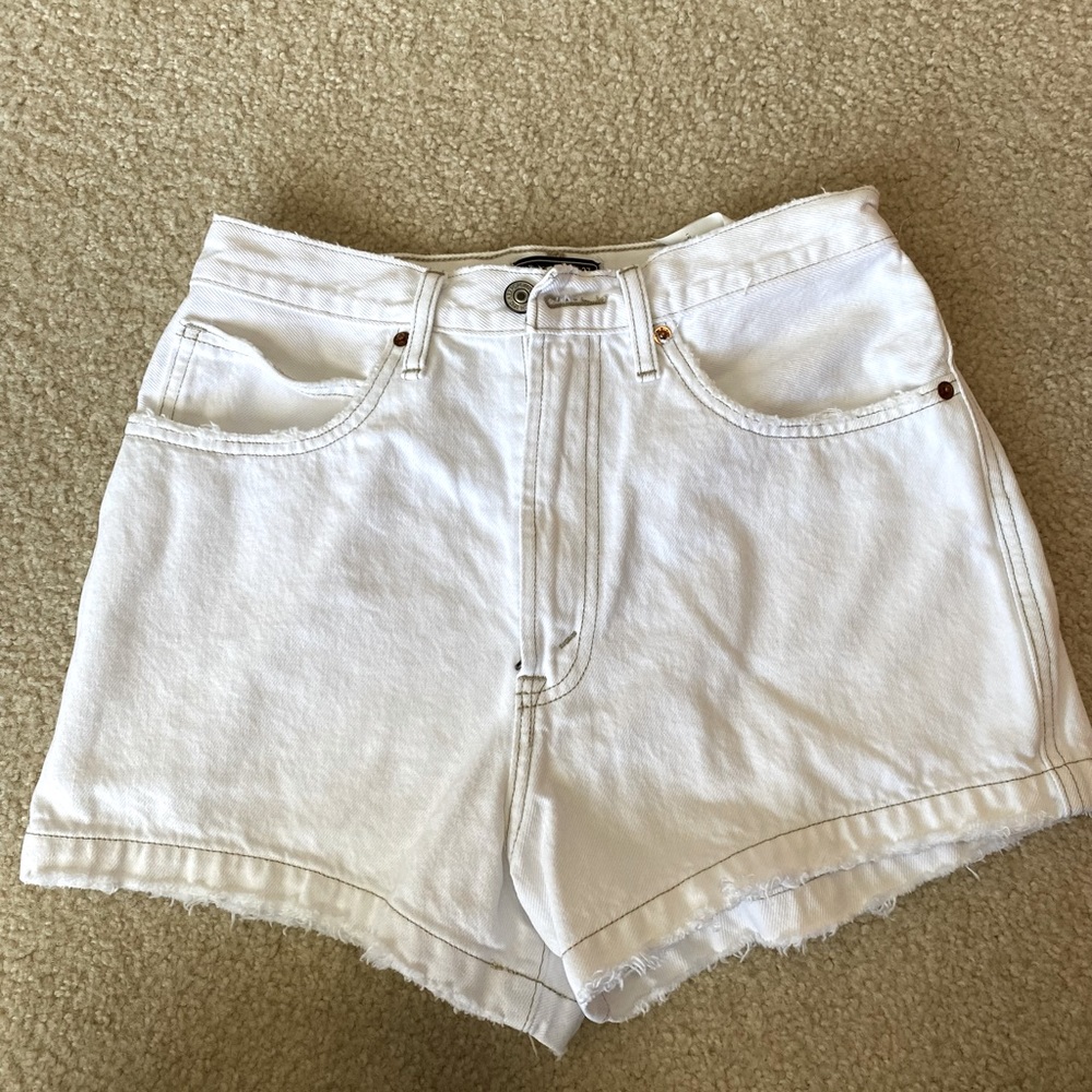 Abercrombie & Fitch white natural rise shirts 27/4